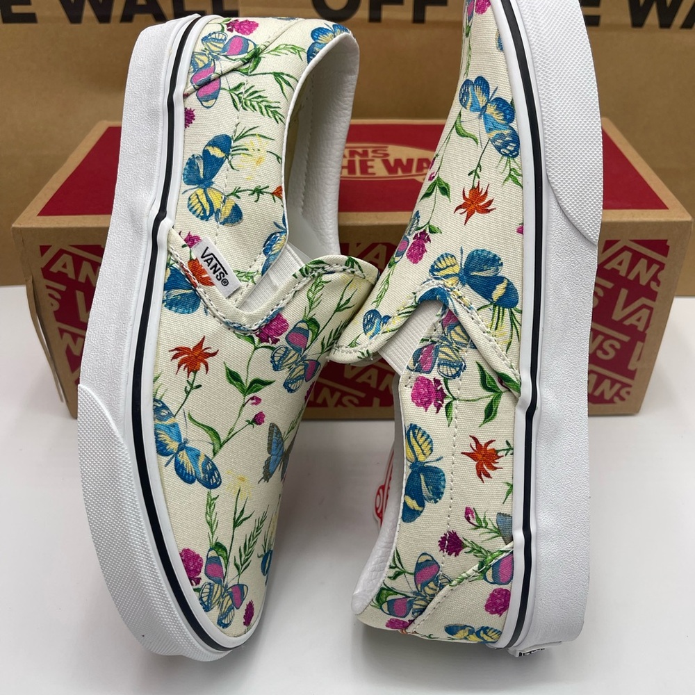 Vans Men's Classic Slip-On Butterfly Floral Marshmallow Sneakers
VN0A5AO8UC0 - Picture 6 of 16